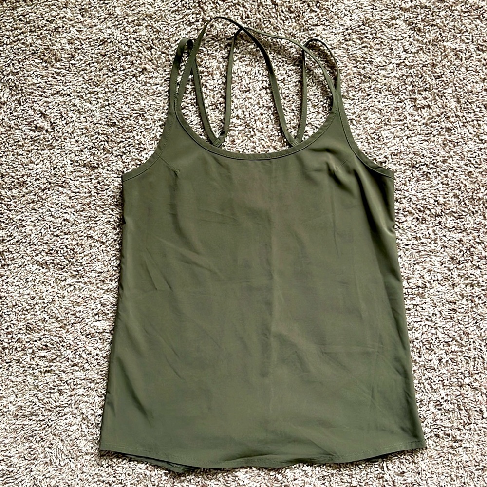 Eco friendly Lolë tank